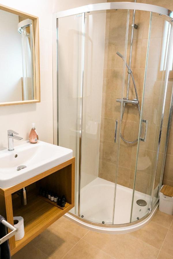 Vigeo Lounge B&B Coffee Bojnice Bagian luar foto