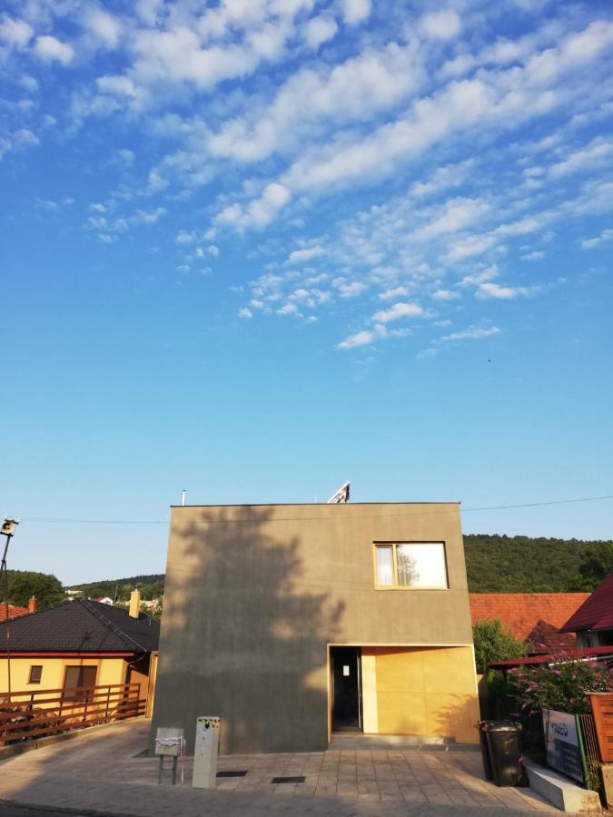 Vigeo Lounge B&B Coffee Bojnice Bagian luar foto