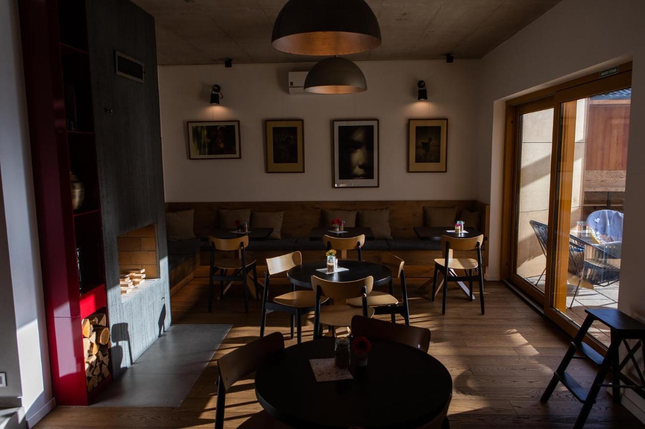 Vigeo Lounge B&B Coffee Bojnice Bagian luar foto
